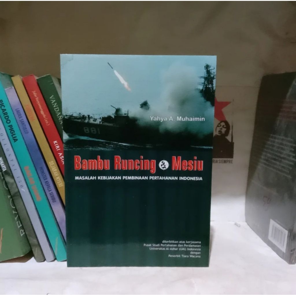 Tiga Kota Satu Pengabdian: Jejak Perjalanan Yahya A. Muhaimin | Perkembangan Militer dalam Politik d