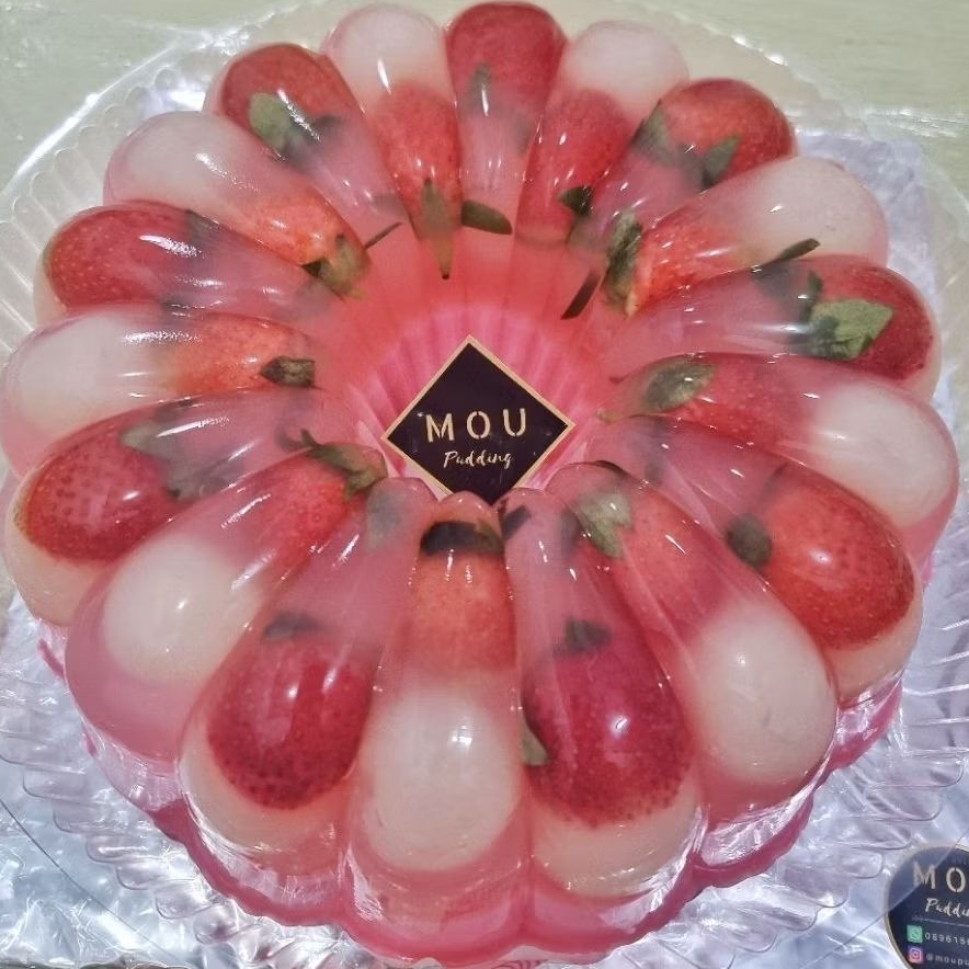 

Strawberry Longan Pudding uk 24cm