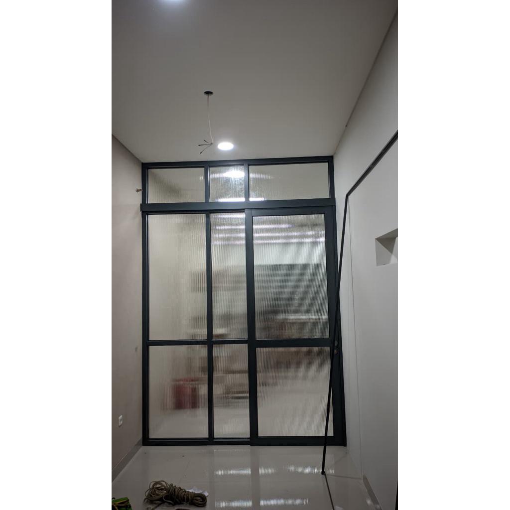 PARTISI SEKAT RUANGAN KANTOR