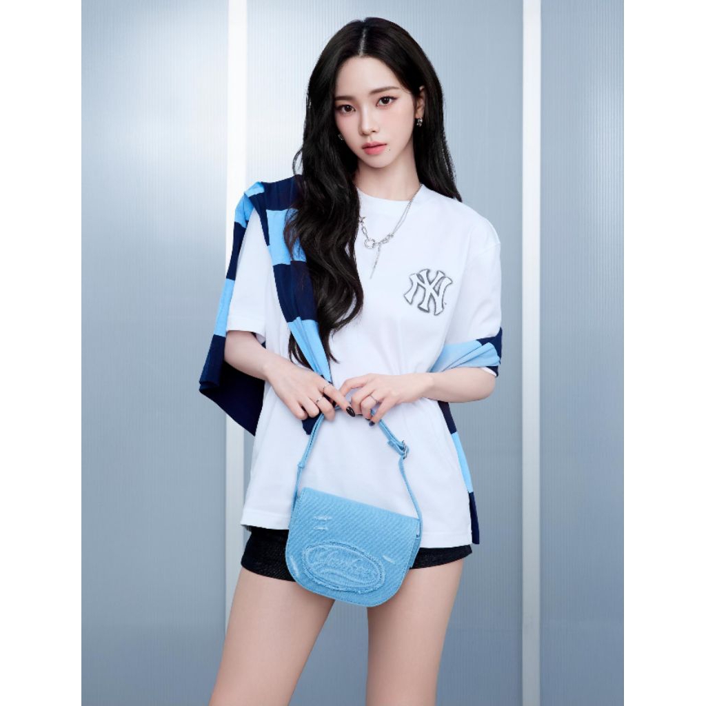 (PO KOREA) MLB X KARINA – LETTERING VINTAGE DENIM CROSSBODY BAG NEW YORK YANKEES