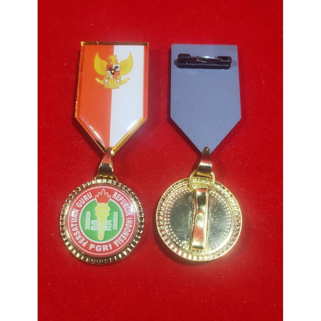 pin PGRI model mendali lencana tiska