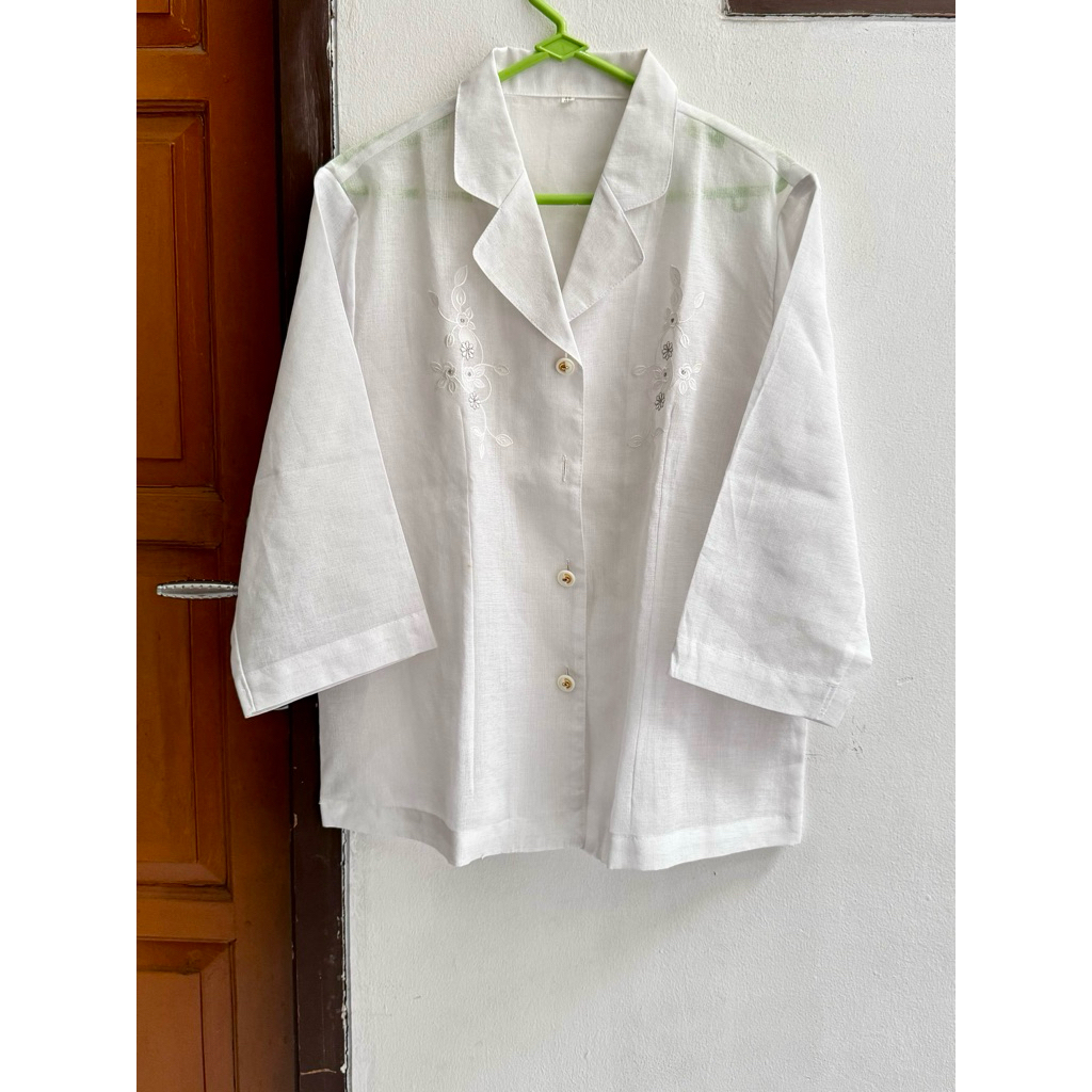 prelove atasan putih, model baju kartini, motif bunga