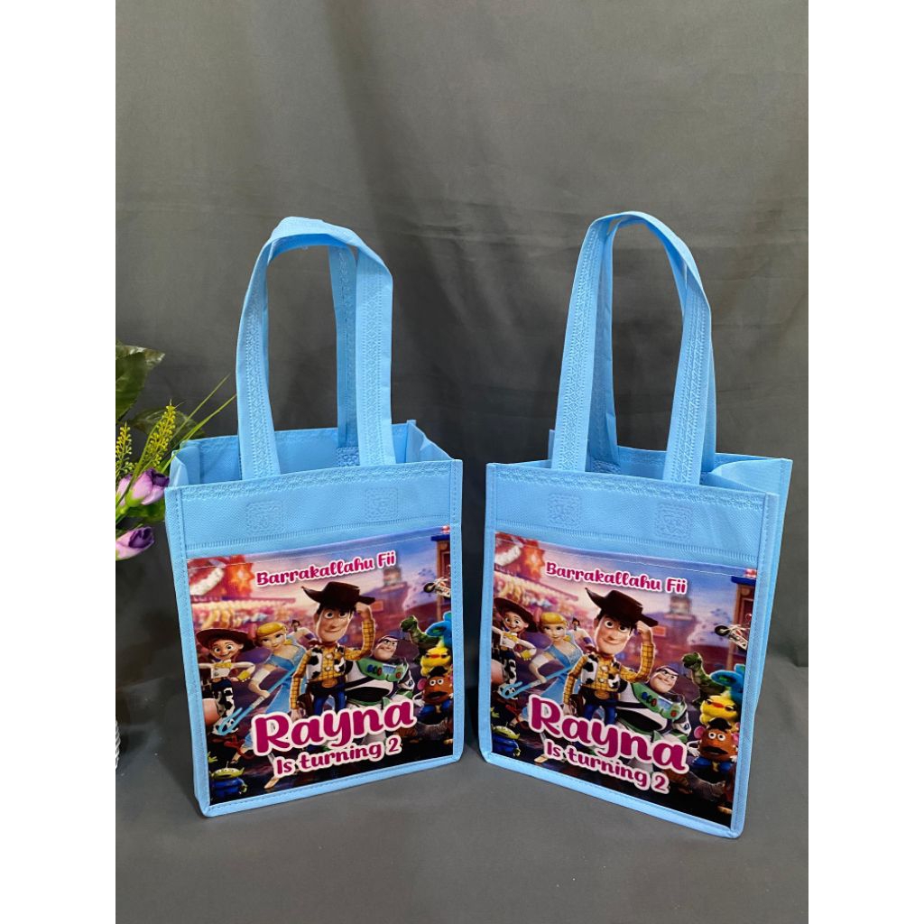 

TAS SOUVENIR ULTAH MUAT KOTAK KFC