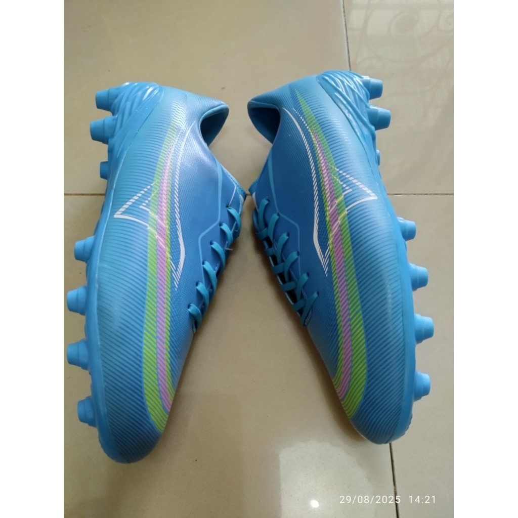 sepatu bola ardiles biru royal