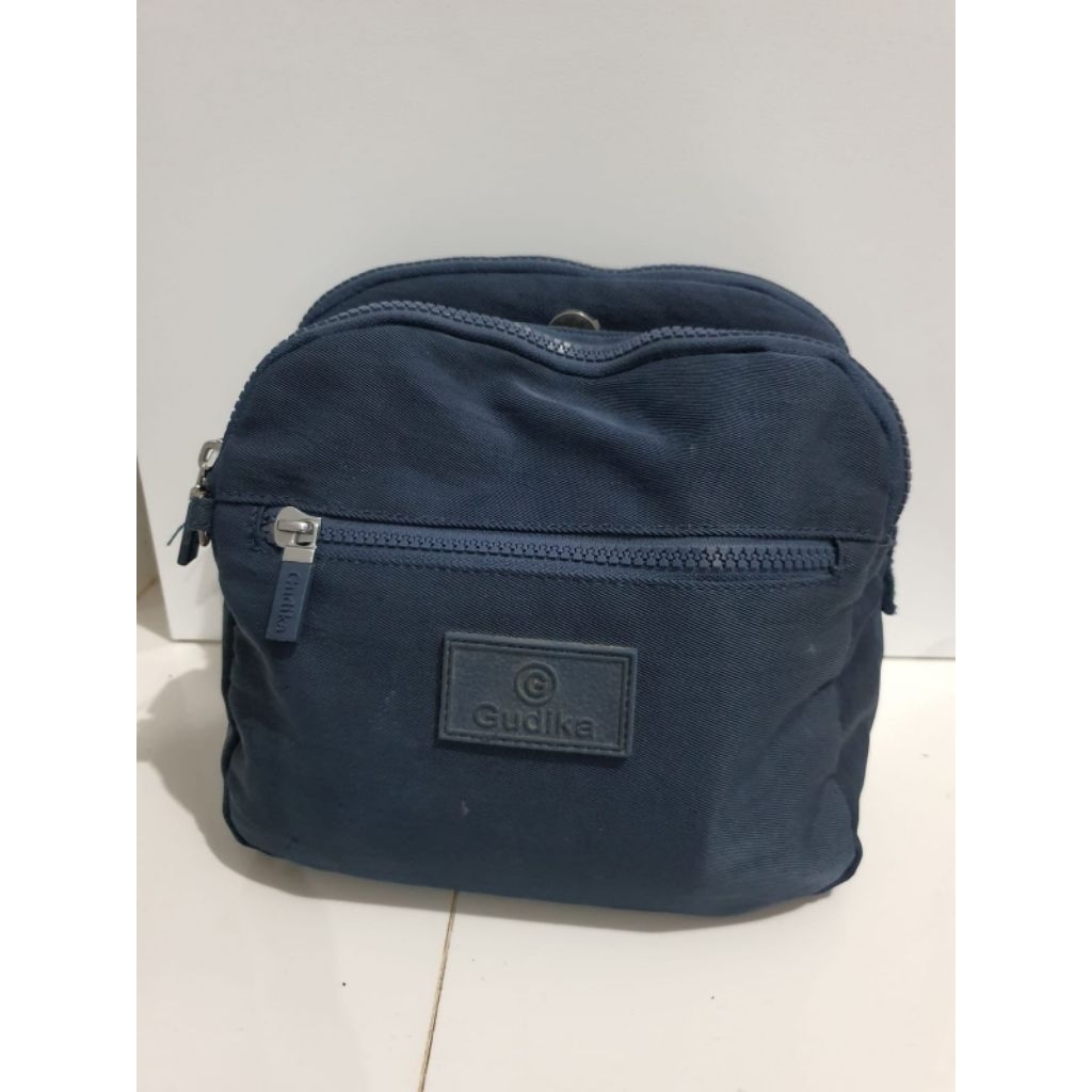 Preloved Tas Bahu Gudika Navy