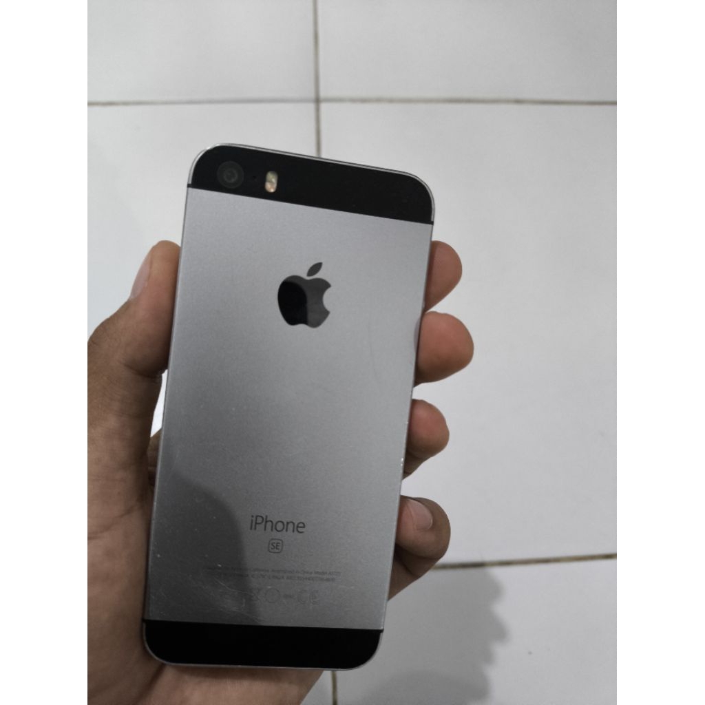 Iphone SE 64GB Grey