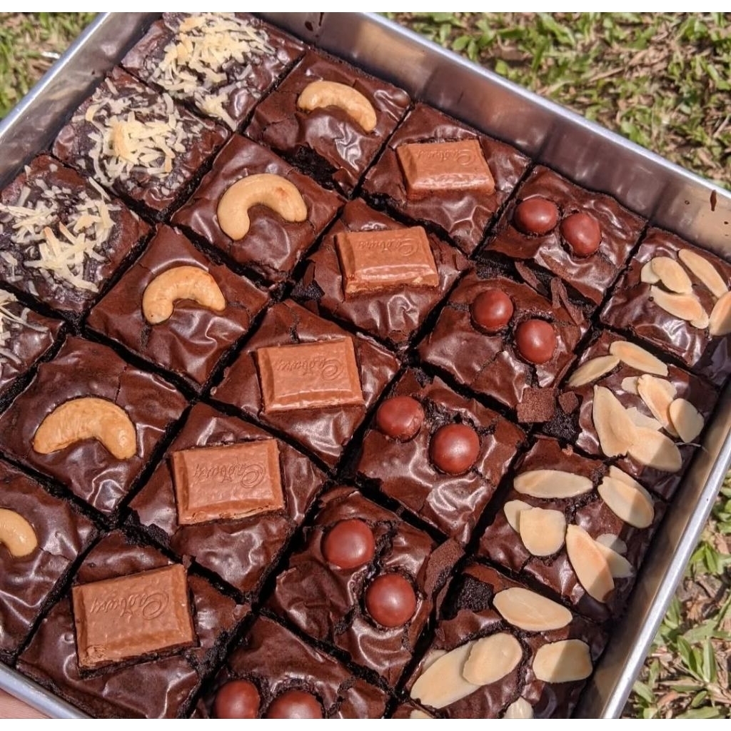 

Fudgy Brownies Homemade by Jajanan Cymitz