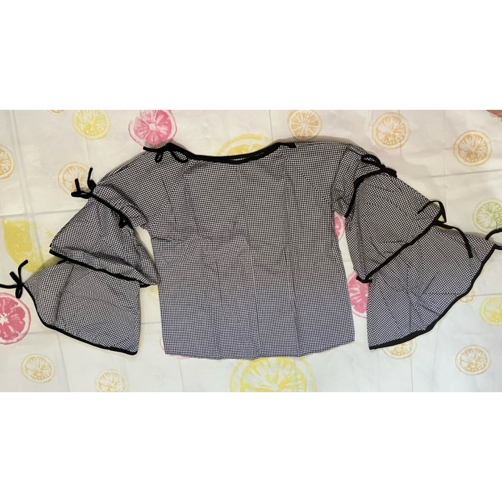 Preloved Atasan Pita