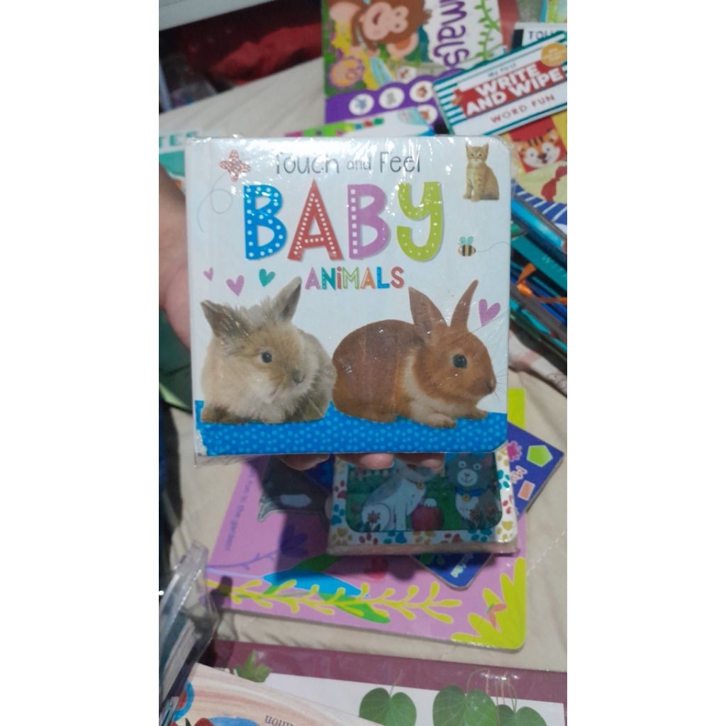 Baby Animal Touch & Feel book