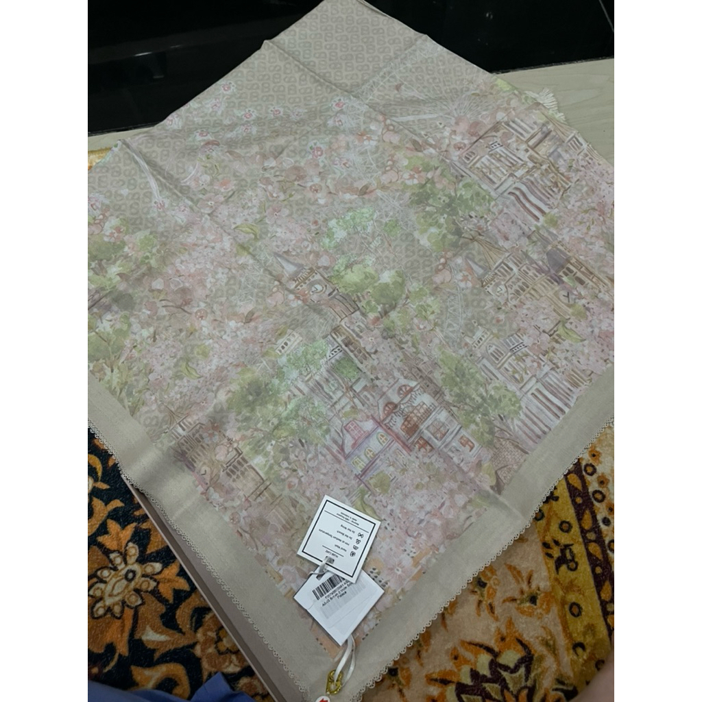 Buttonscarves British 2 Palace