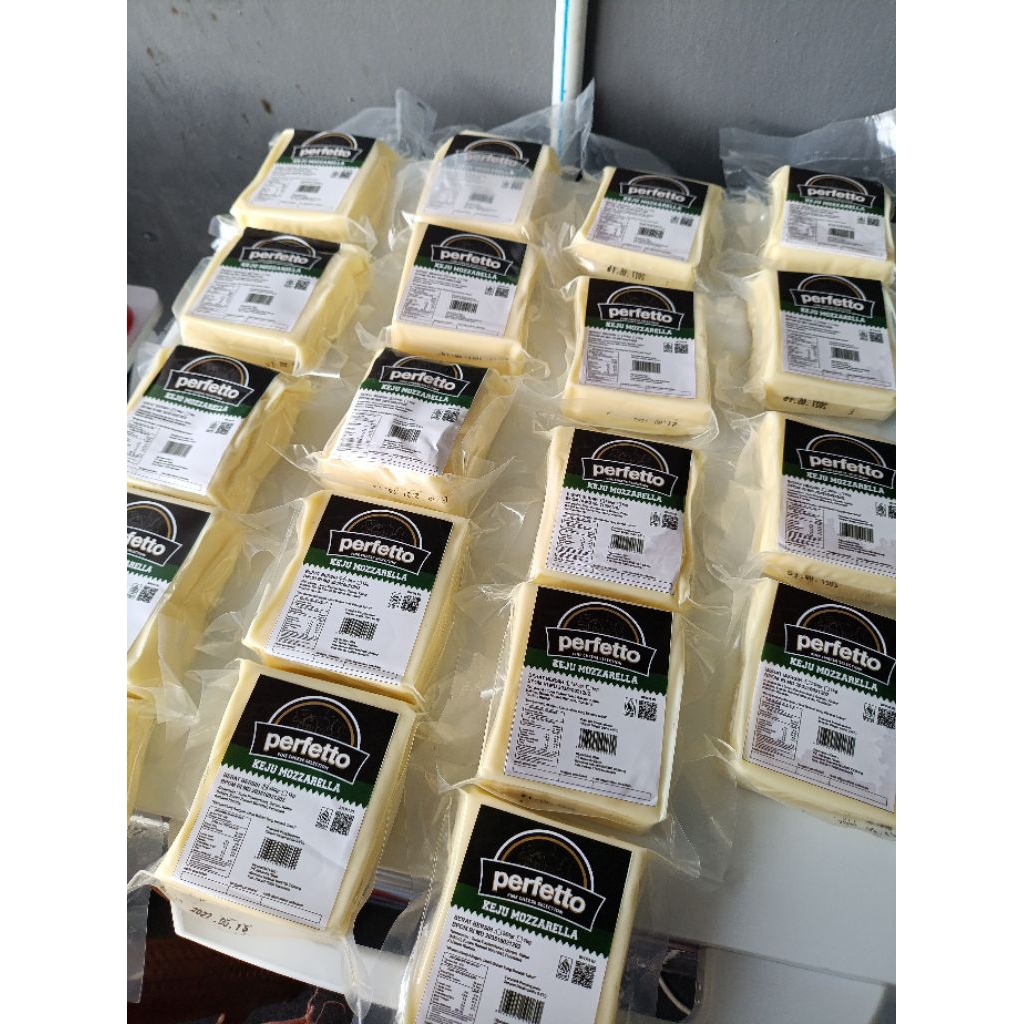 

Keju Mozzarella Perfecto 250gr/keju Mozarella/keju