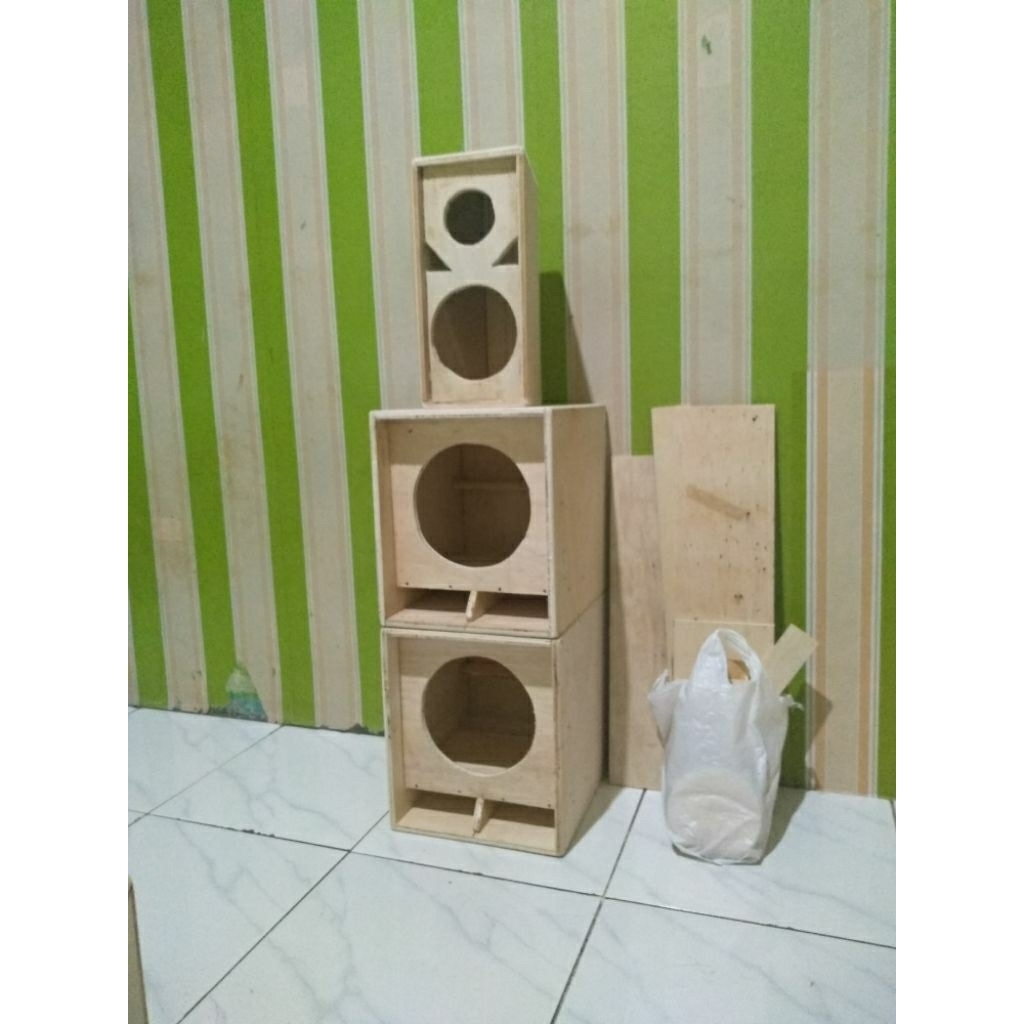 bokspeaker 6 in //bok 4 in twiter tingal isi speker