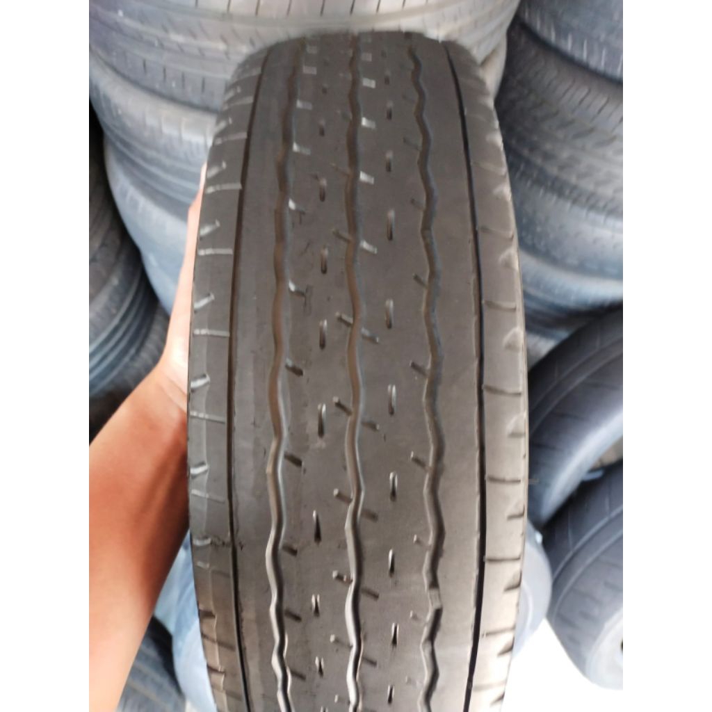 Ban 175 R13 merk Bridgestone Duravis