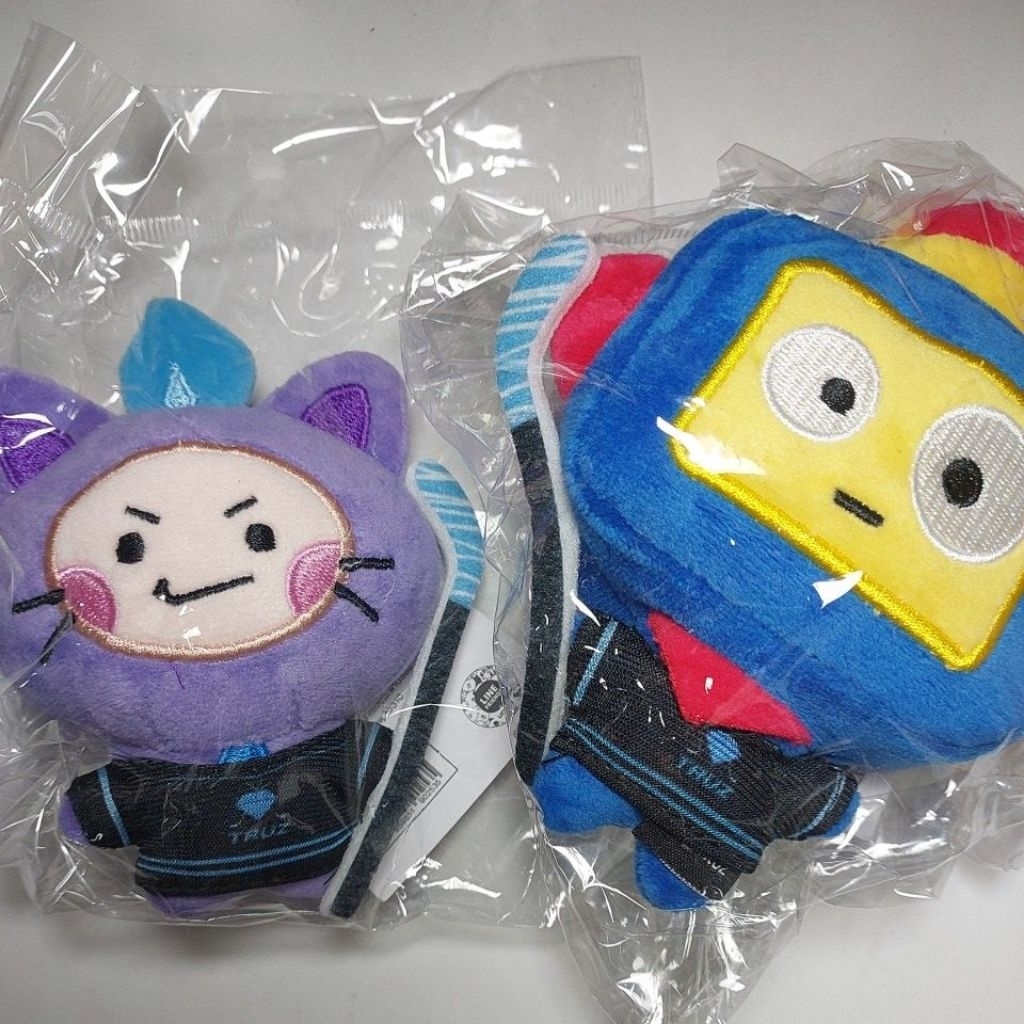 [READY] SALE KEYRING KEYCHAIN TREASURE TRUZ HIKUN LOVE CHILLI HOCKEY OFFICIAL LINE FRIENDS