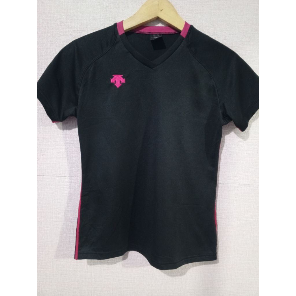 Baju kaos lengan panjang descente size S second