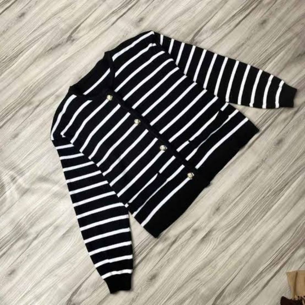 kardigan rajut croptop korean style motif hitam putih kancing mutiara kekinian