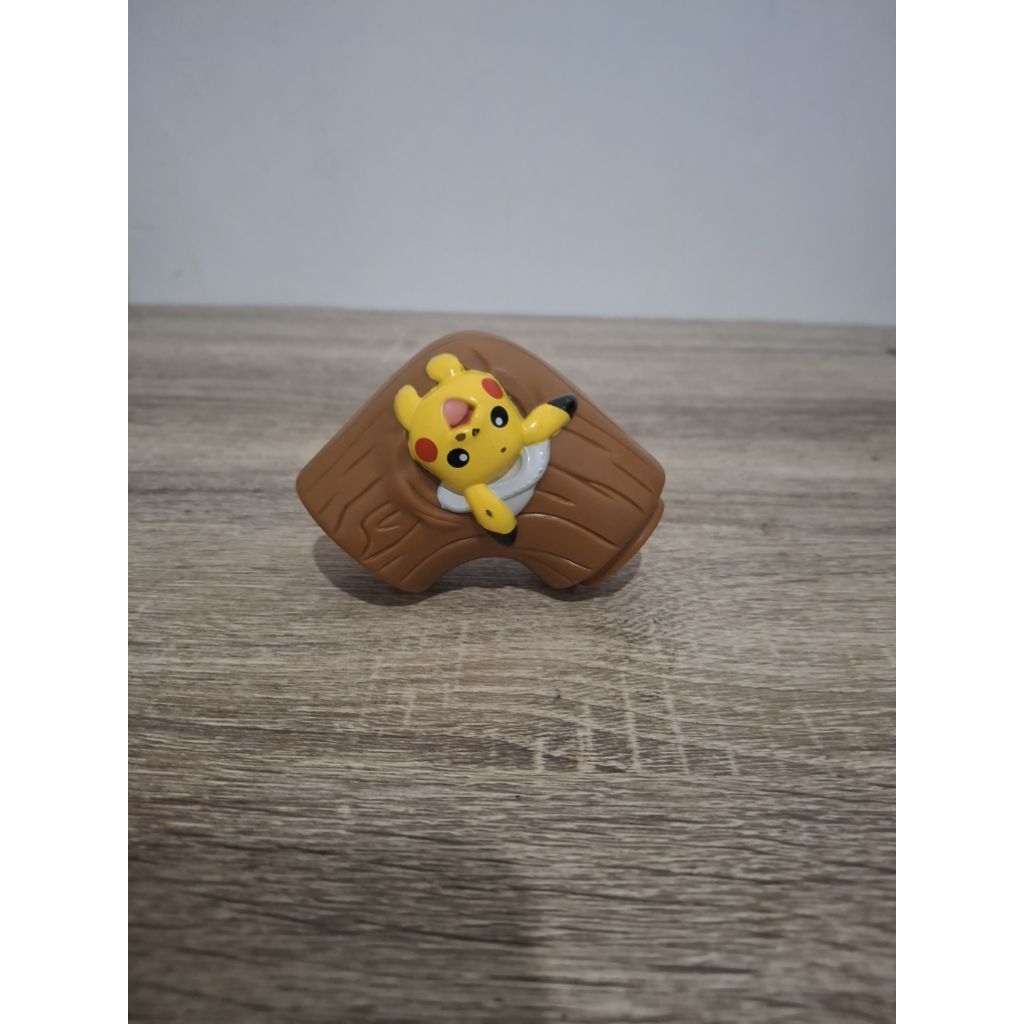 kekeran belok unik pikachu McD