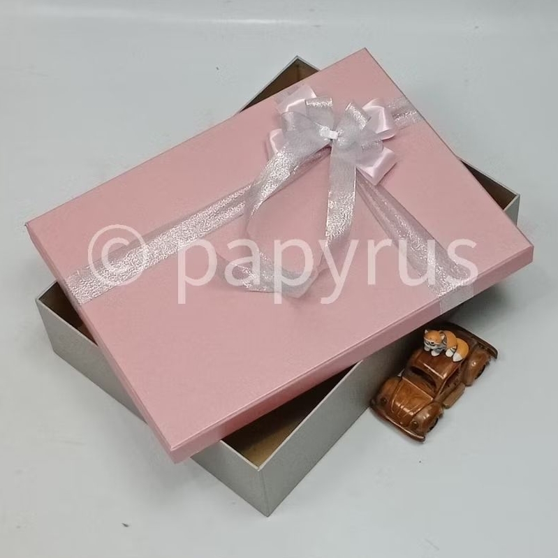 

PAPYRUS Kombinasi 30x40 Tinggi 8cm Kotak Kado Gift Box Hardbox Hampers V1