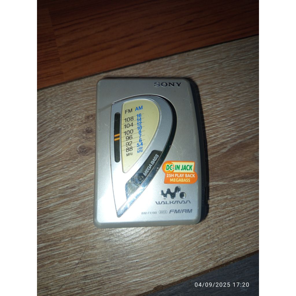 Walkman tape dan FM sony wm-fx199 baca deskripsi
