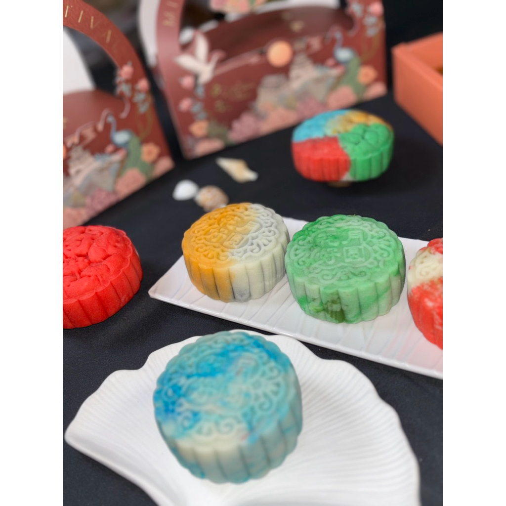 

HAMPERS MOONCAKE SNOWSKIN PREMIUM RASA TAUSA HITAM TAUSA PUTIH GREENTEA DURIAN