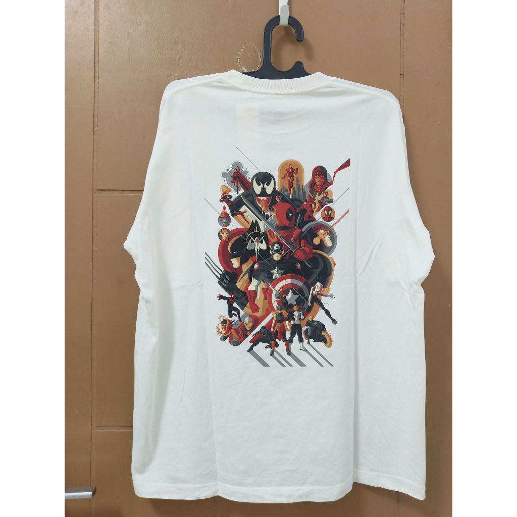 Kaos Uniqlo Marvel Original XL