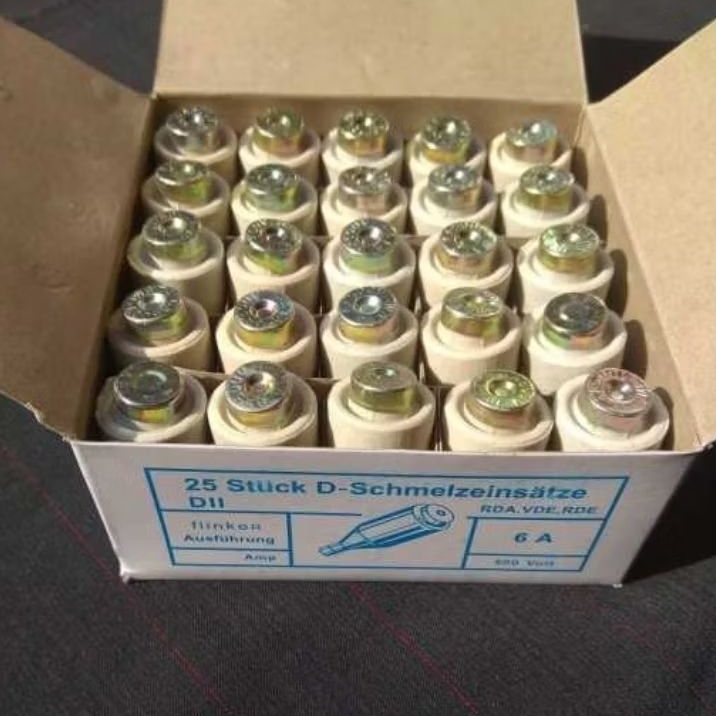 Sekring Batu Fuse Keramik Listrik 6A 6 Ampere IWATA