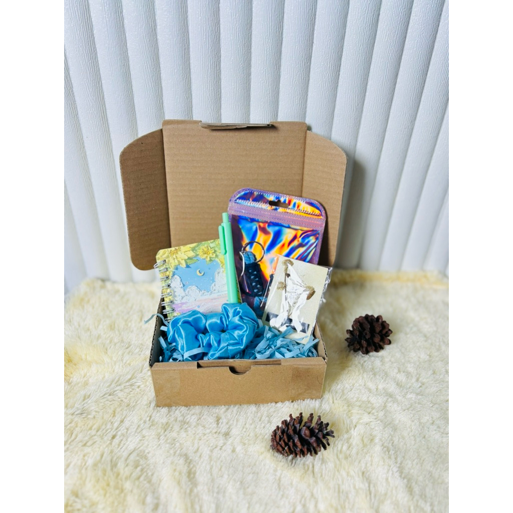 

Haikina - Hampers kado alat tulis hampers stationery set Alat tulis ATK scrapbook album stiker kado unik wisuda graduation ulang tahun kado perpisahan kado ultah hampers kado souvenir gift box minimalis aesthetic kado ulang tahun wisuda kado cowok cewek