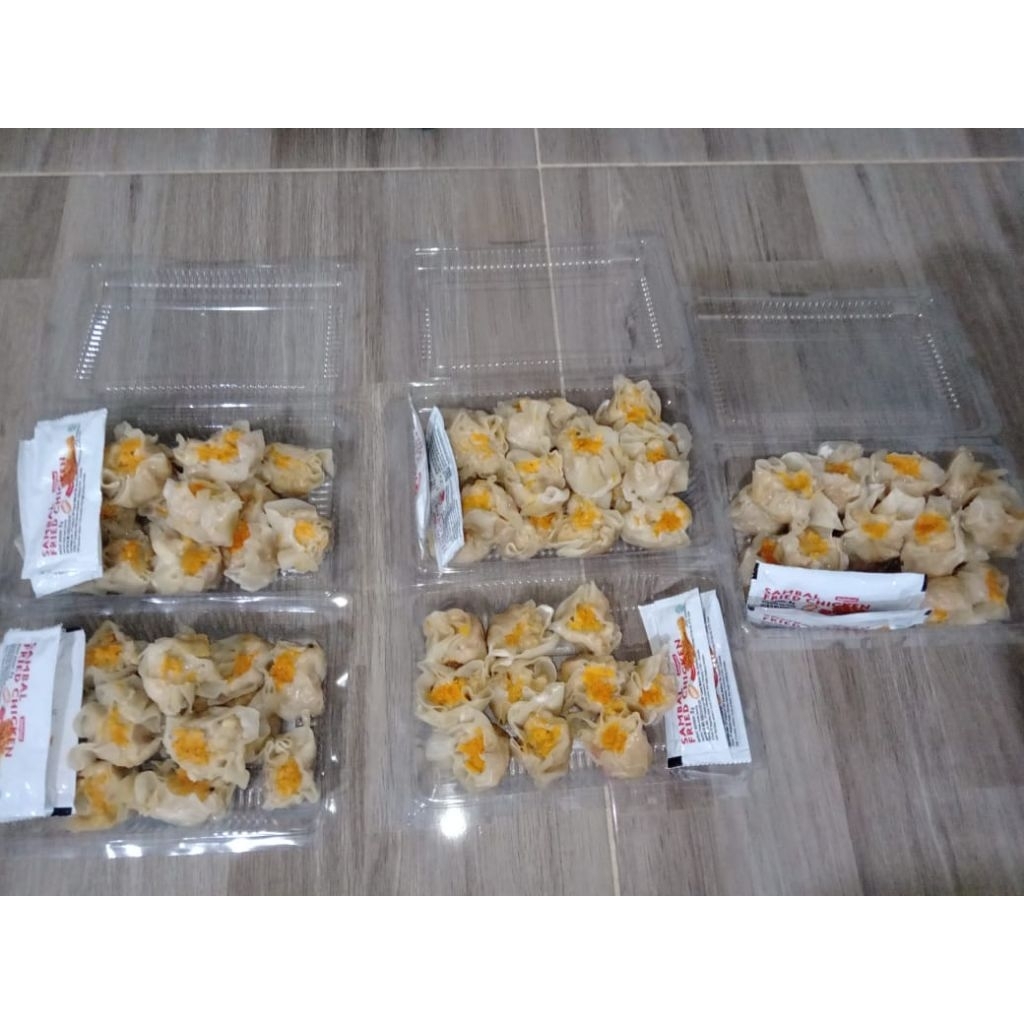 

Dimsum Ayam Maknyus harga perbiji Rp 1.300 tanpa pengawet