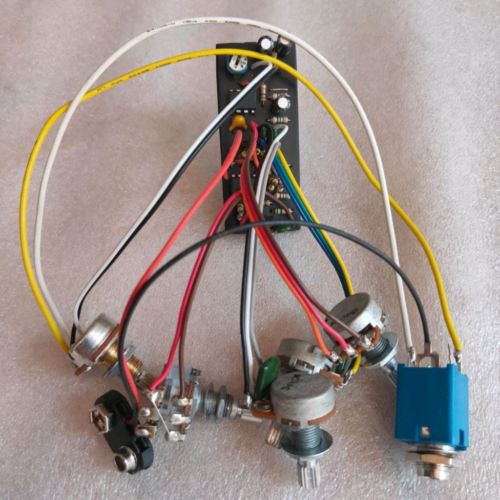 Preamp Bass Active 3 band AMTECH handmade Volume Blend bass mid treble