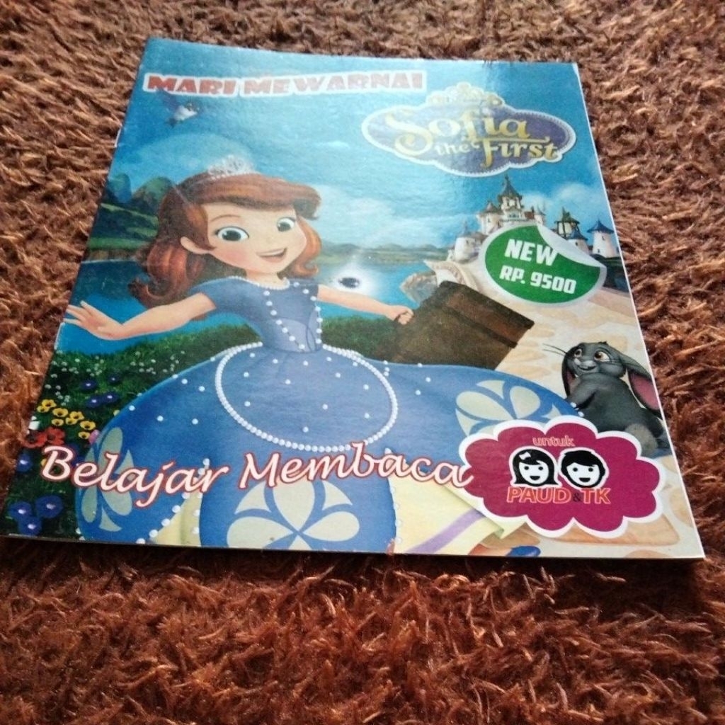 Buku mewarnai seri SOFIA the first