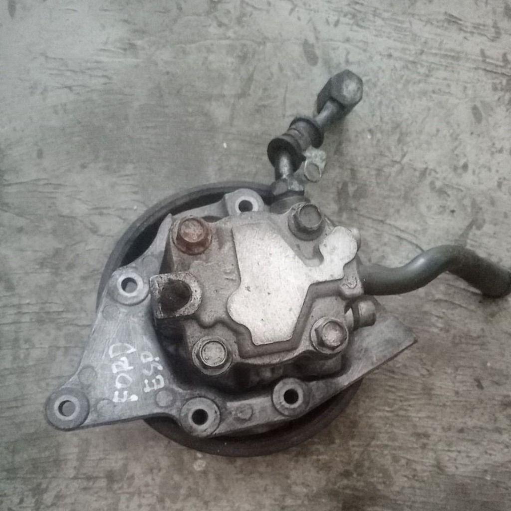 pompa ps ford escape v6 3.0