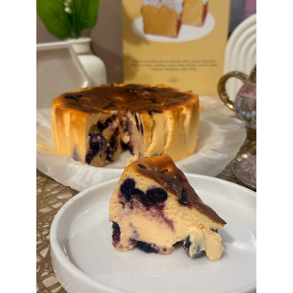 

Blueberry Basque Burnt Cheese