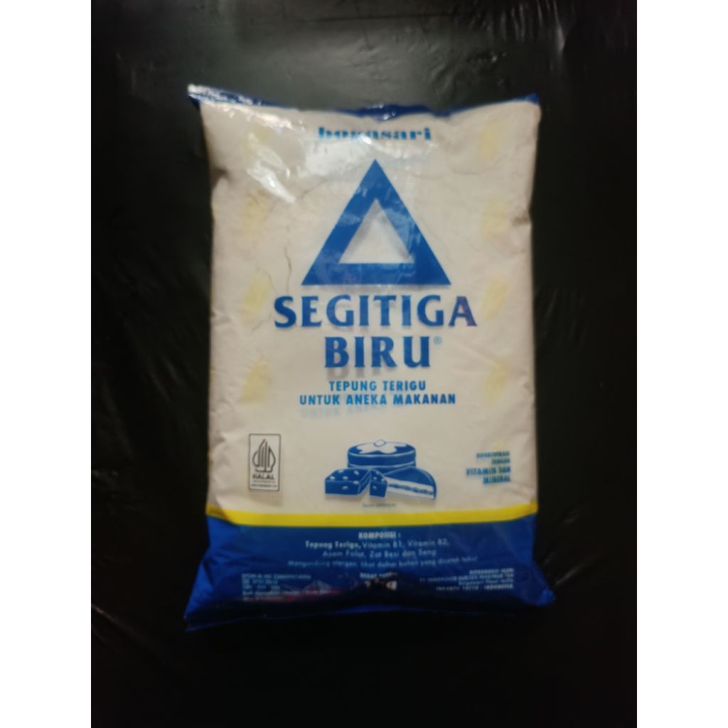 

TEPUNG TERIGU SEGITIGA BIRU 1KG