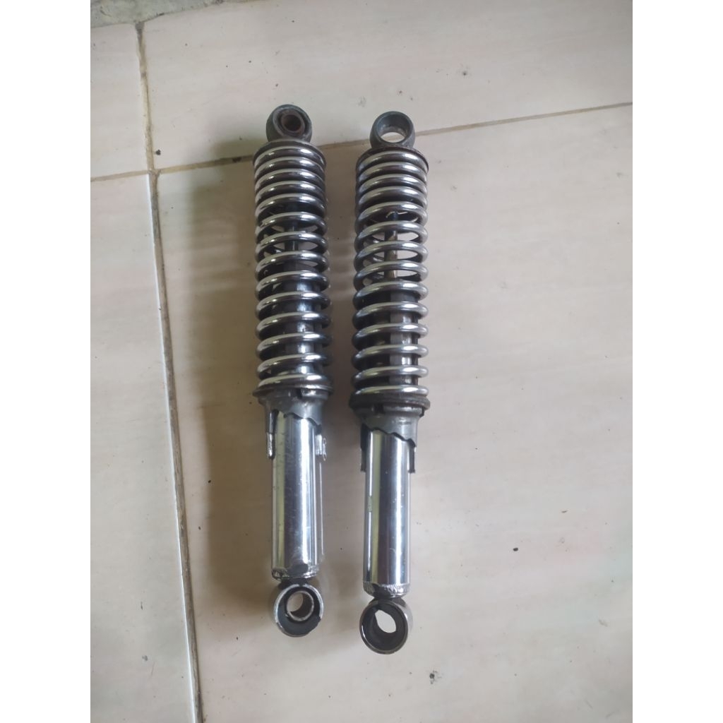 Skok belakang Honda GL100