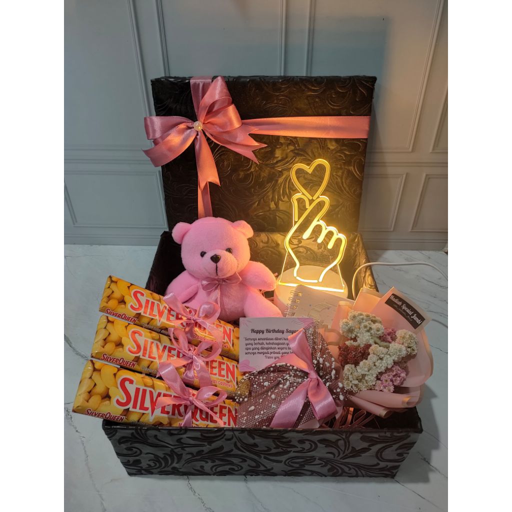 

giftbox hampers spesial ulang tahun kado unik