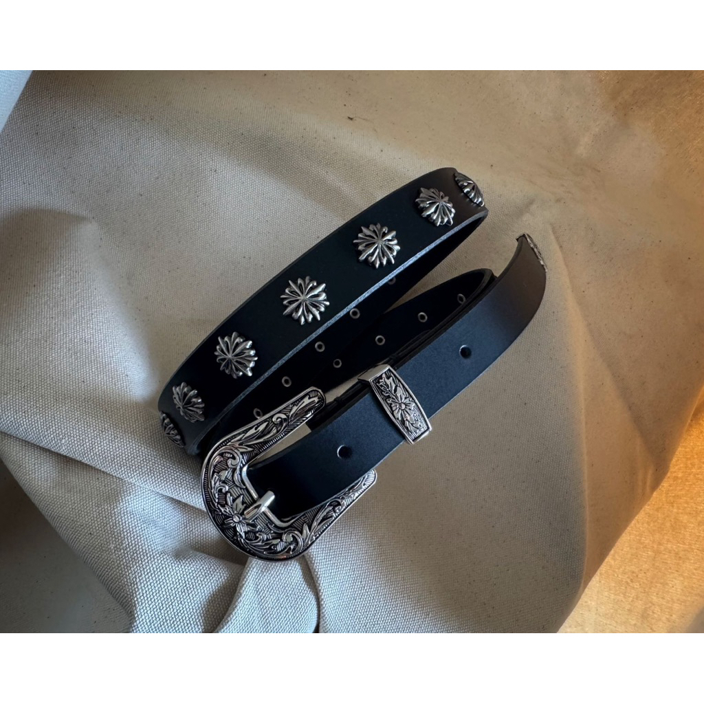 siege leather_western co_ikat pinggang kulit dengan rivet motif