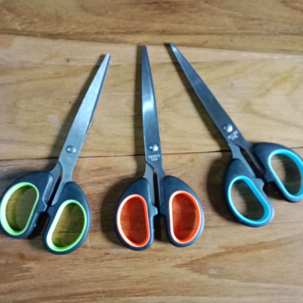 

Gunting tanggung 14cm/anti karat