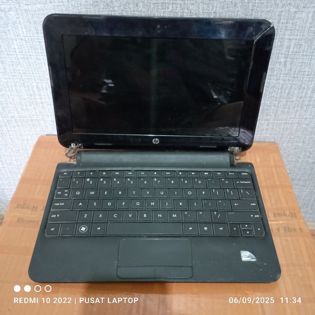 Notebook Hp mini 110-3520TU Mesin hidup Nodisplay ram1gb hardisk 320gb gak casing ensel layar lepas 