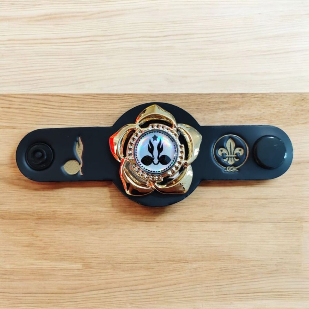 

Ring kacu pramukua motif Bunga warna Gold Logo Hologram terbaru bahan premium murah berkualitas