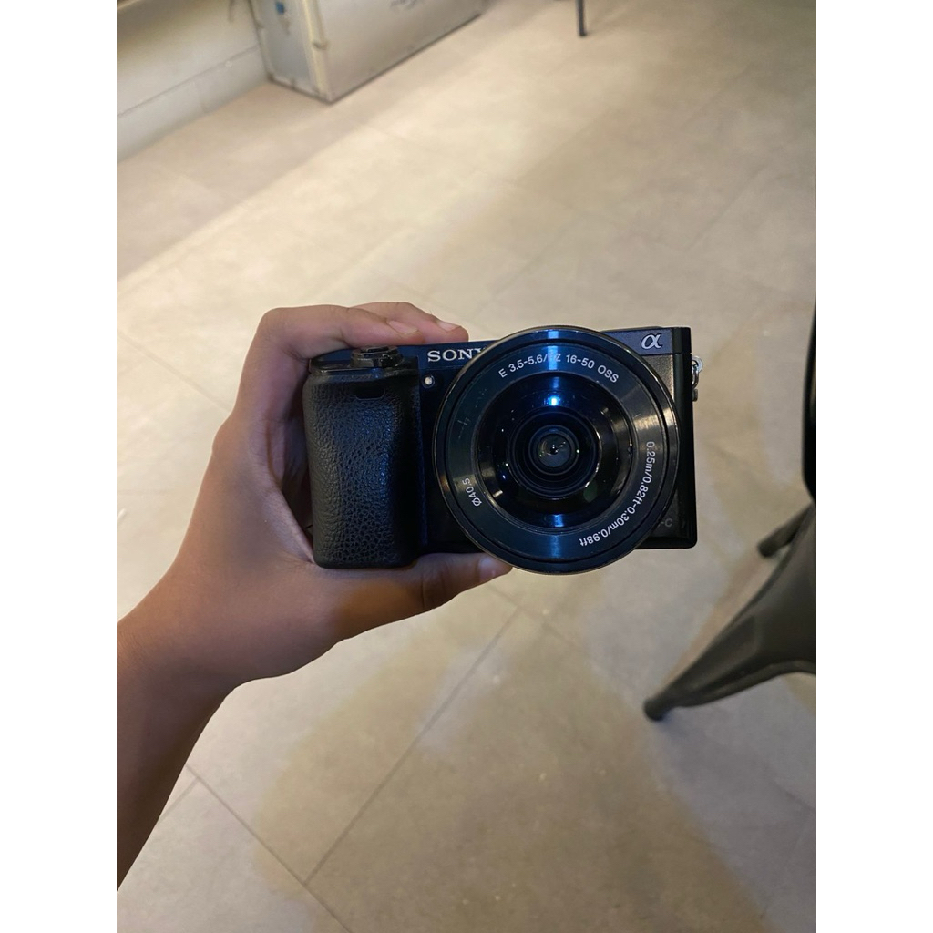Kamera Sony A6000 plus lensa kit