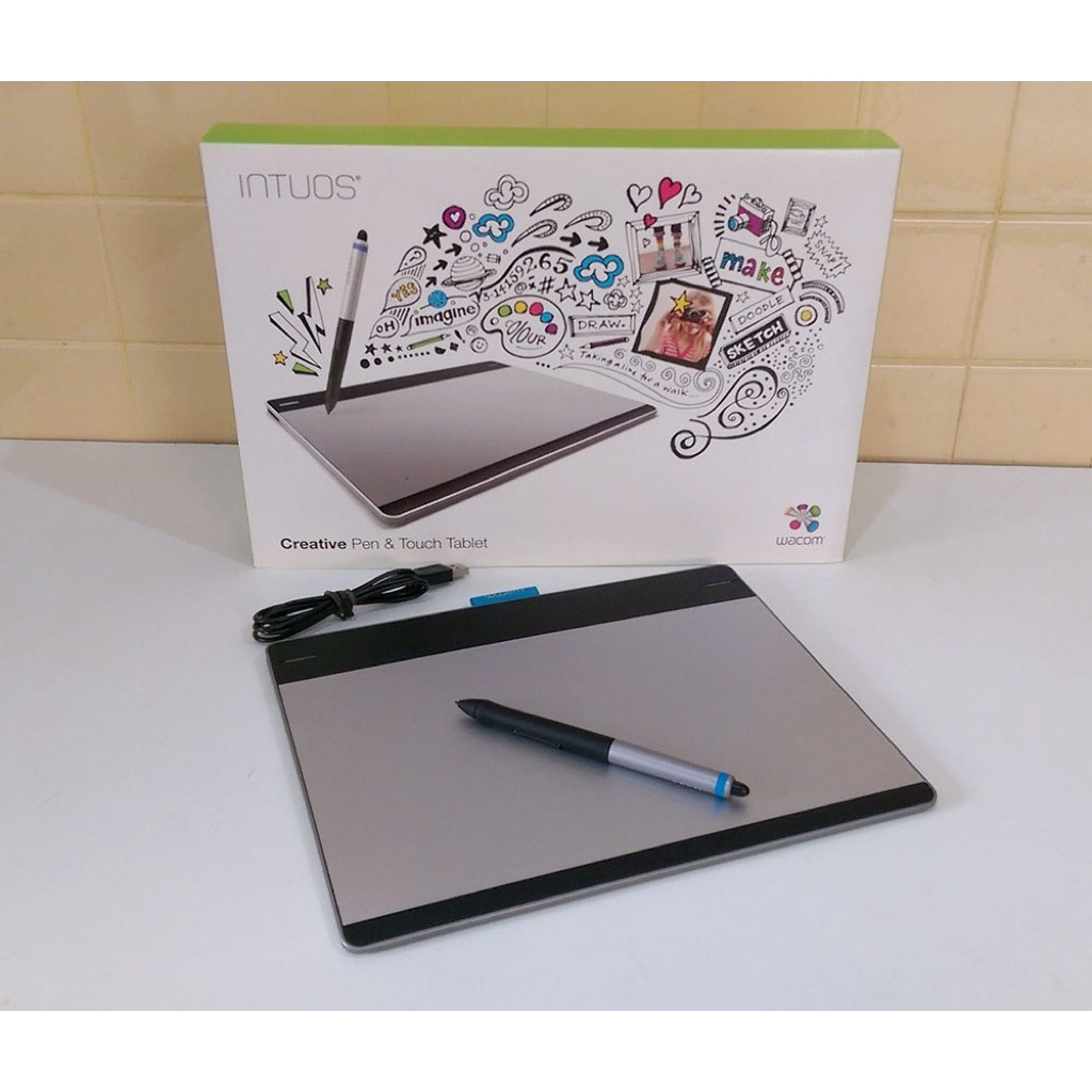 (Preloved) WACOM Intuos Creative Medium Drawing Pen & Touch Medium Size Drawing Tablet