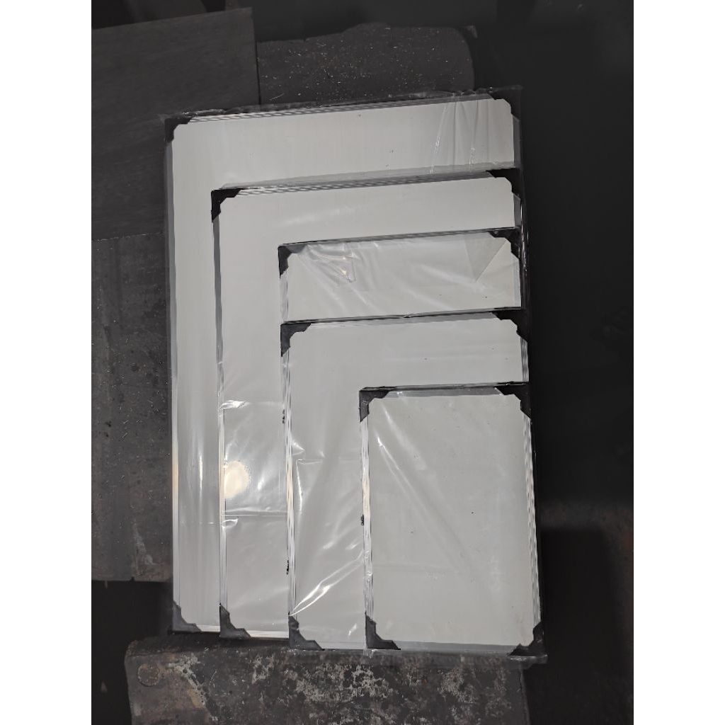 

papan tulis white board sudah ada gantungan