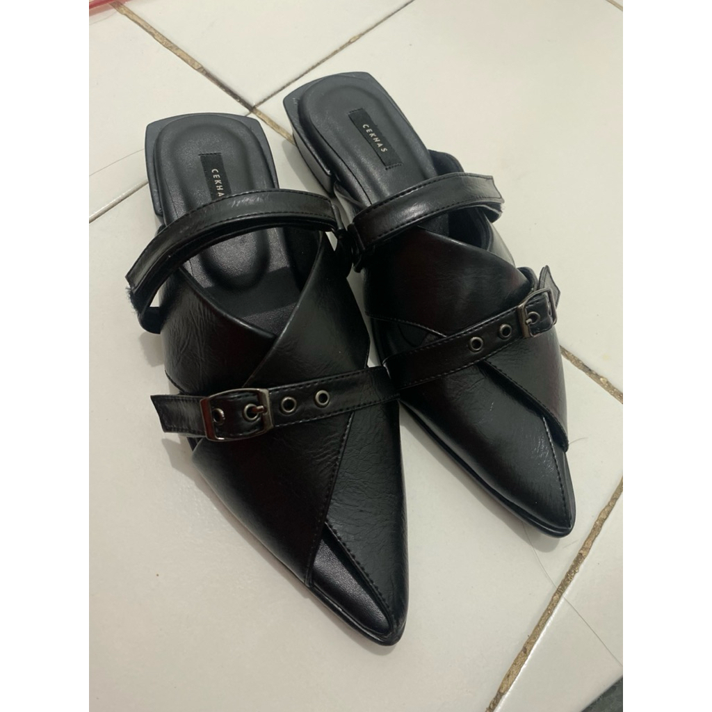 Preloved CEKHAS - URBAN GRACE Emilia Mules