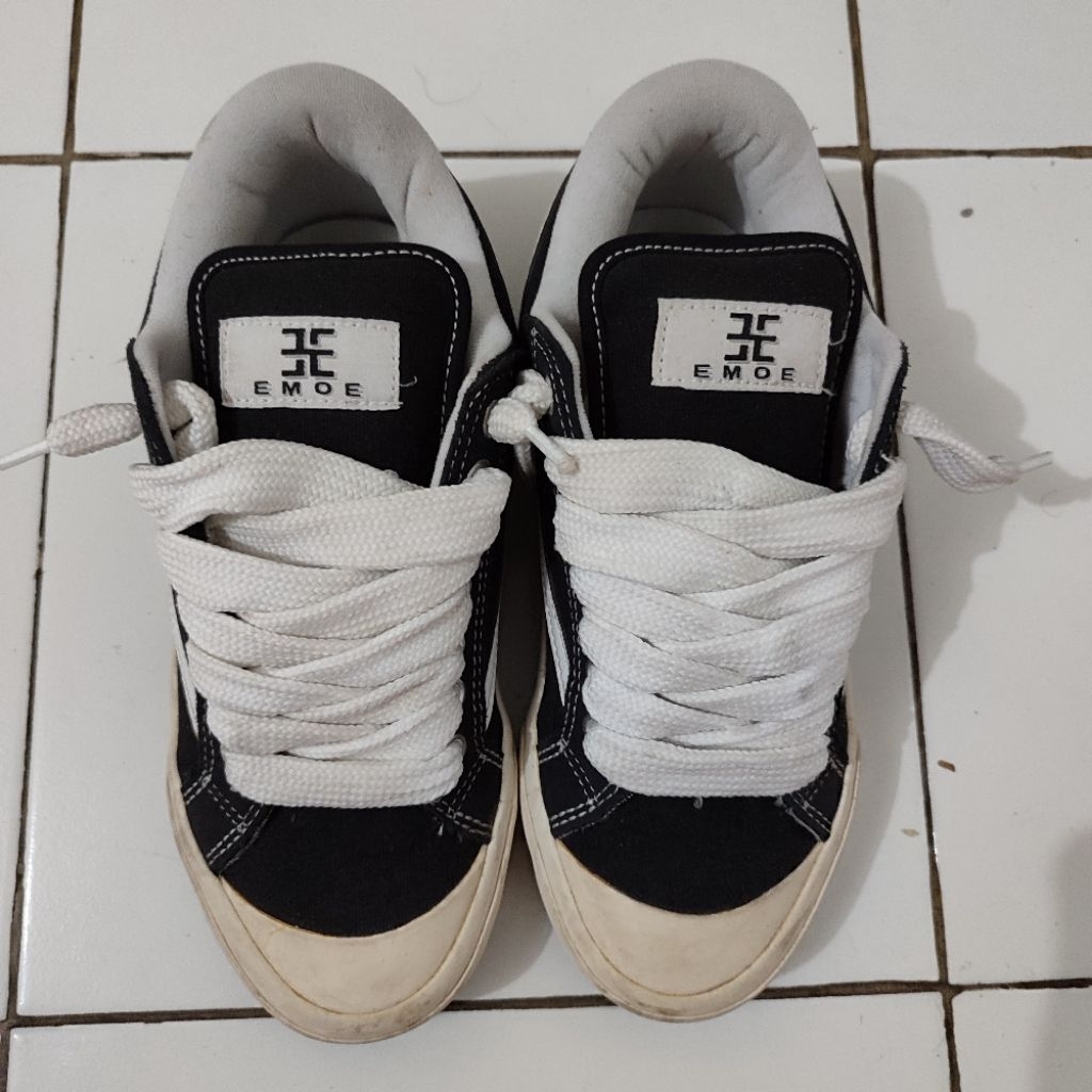preloved sepatu gemuk emoe