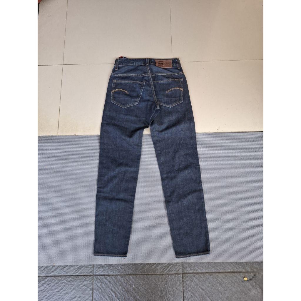 CELANA JEANS SEPERTI BARU G-STAR RAW DENIM MADE IN ITALY KODE 3301SIZE TAG 28
LP: 74cm
P:101cm
OL:16