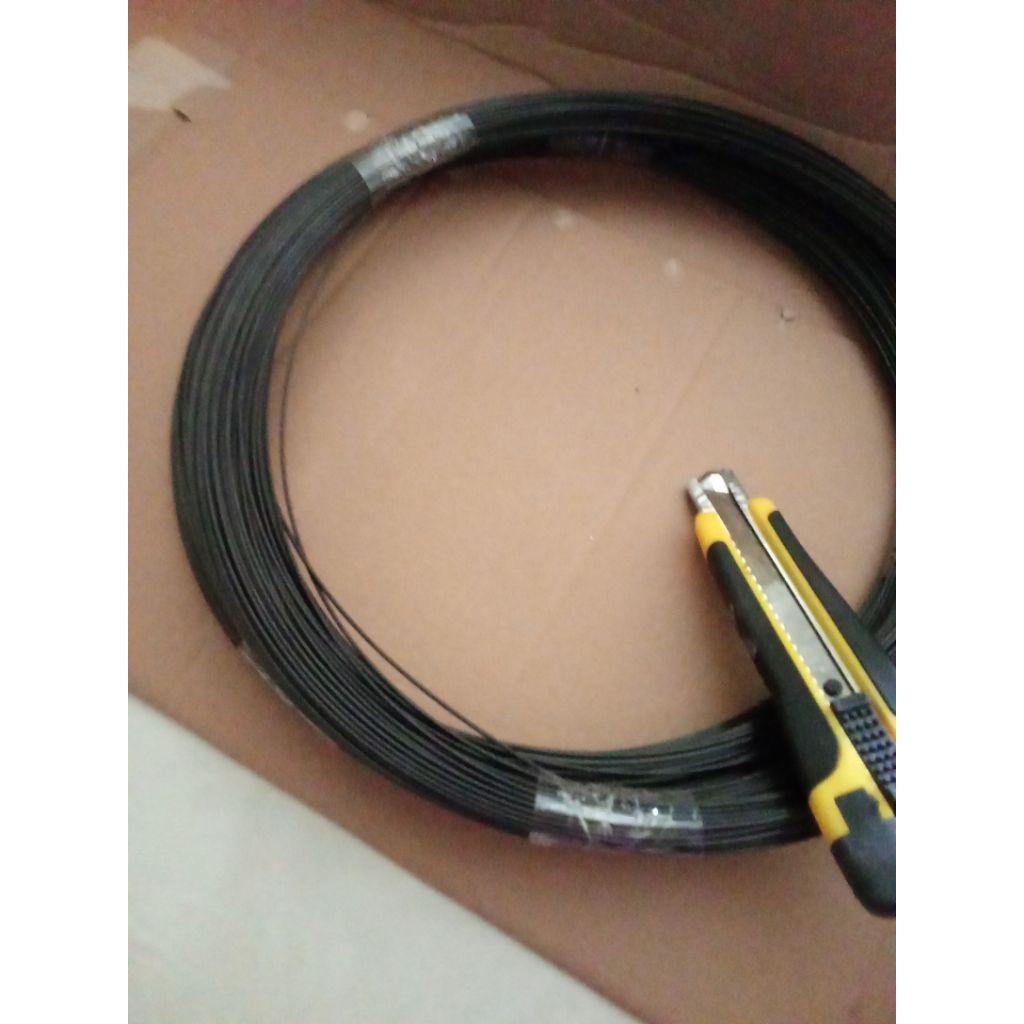 Fiber hitam glosi 1,5 mm ruji sangkar burung 100 meter