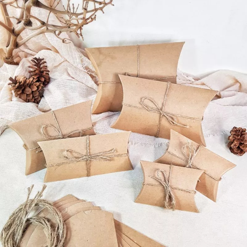 

PILLOW BOX/ GIFT KEMASAN /BUNGKUS SOUVENIR/ BOX PACKAGING