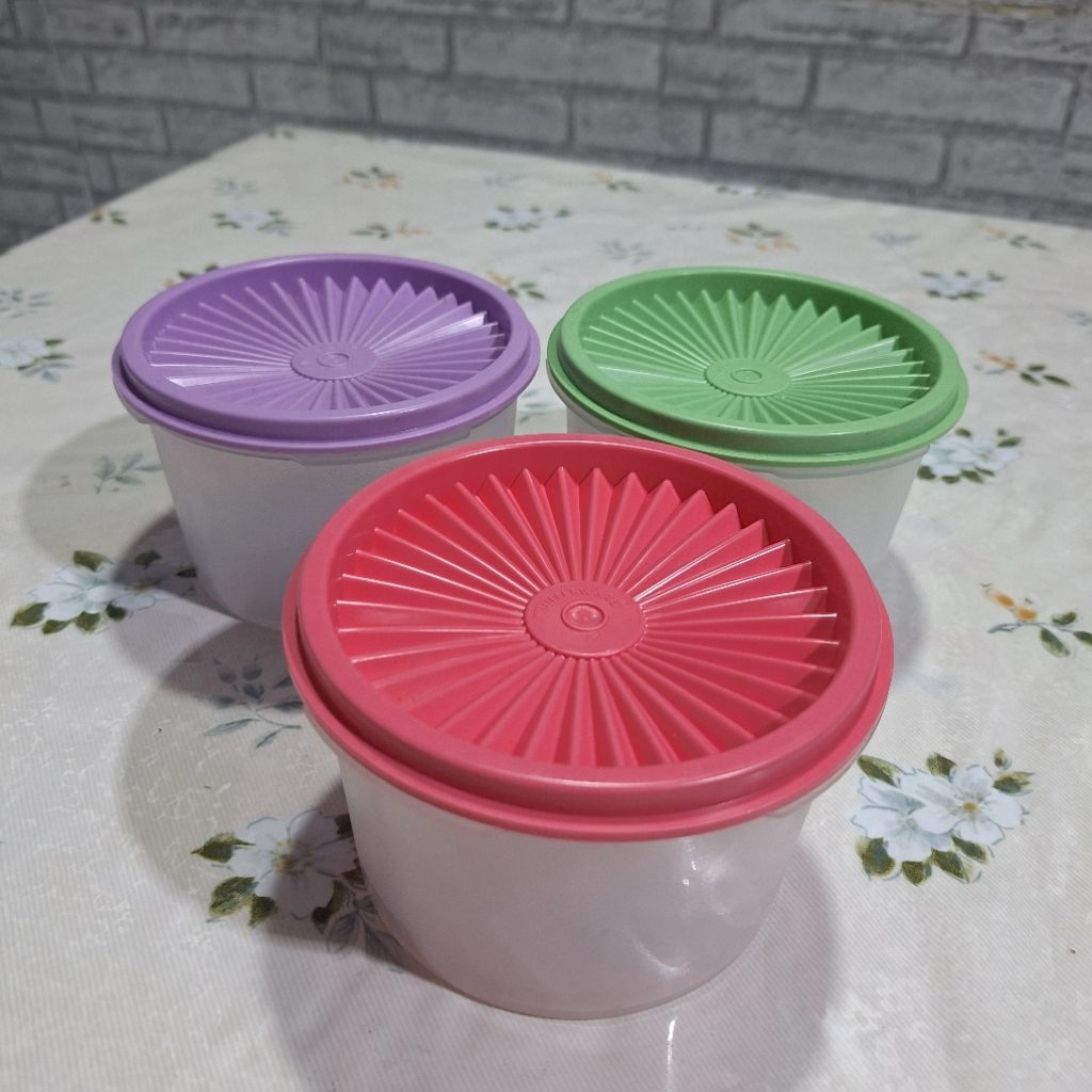 Toples Tupperware Bulat Kedap Udara / Tempat Makan Bundar Tupperware / Kotak Tupprware Serbaguna