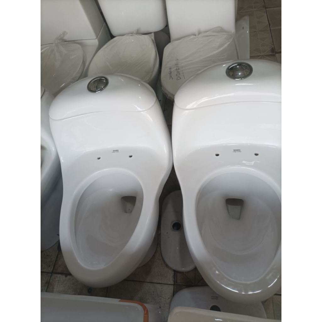 closet duduk toto cw894 dengan cover tcw07 (second)