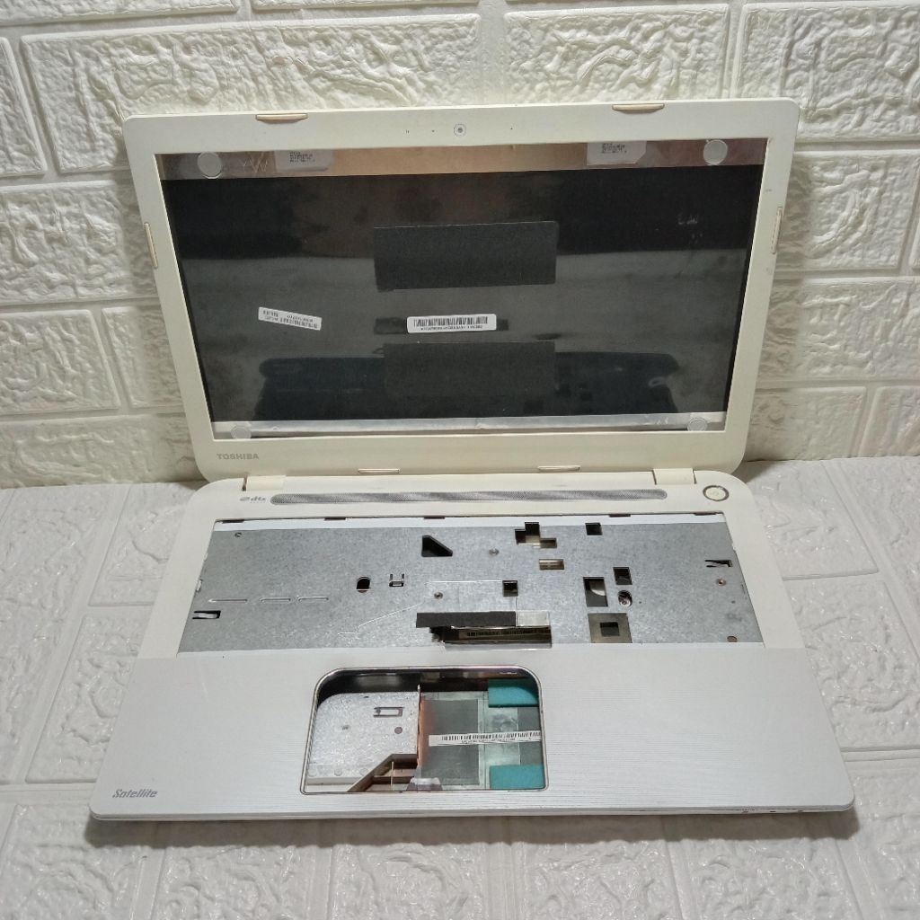 Kesing Case Casing Original Laptop Toshiba Satellite L40-A